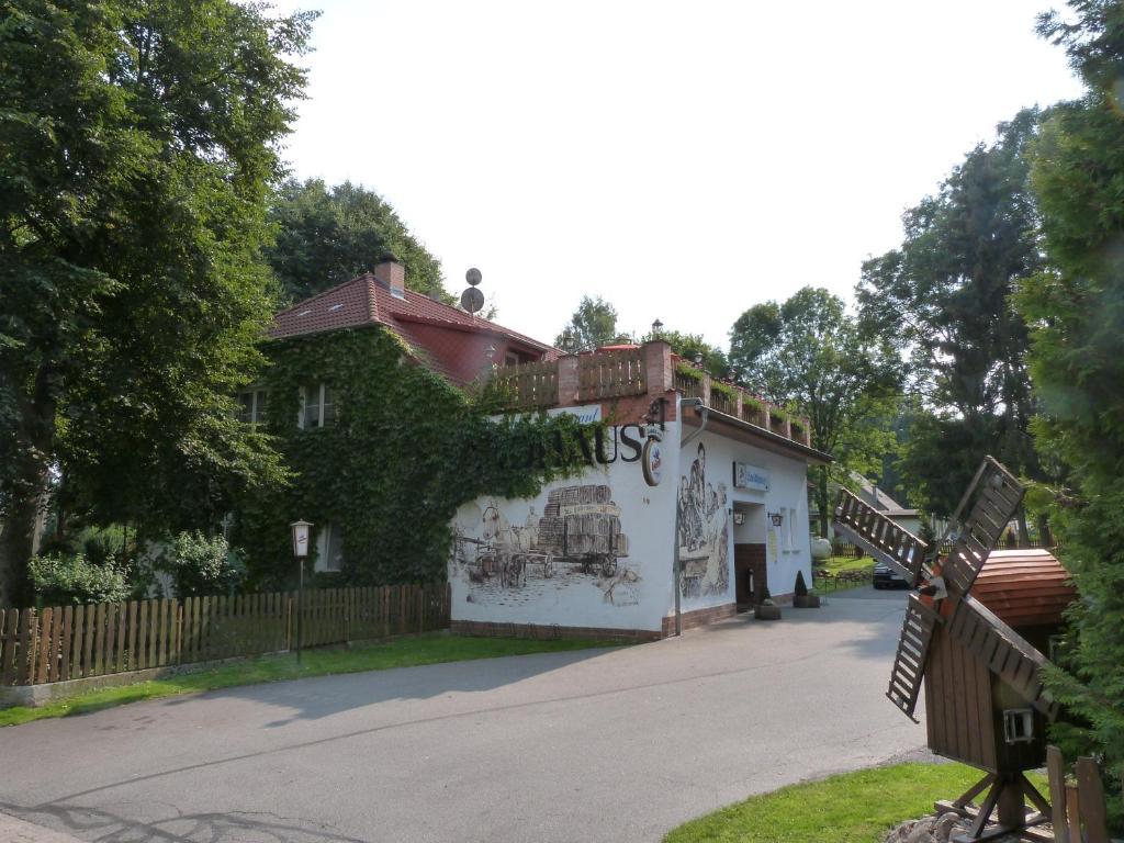 Landhaus Dargelin Hotell Behrenhoff Eksteriør bilde