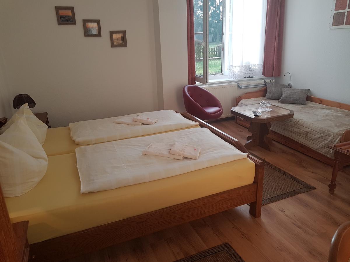 Landhaus Dargelin Hotell Behrenhoff Eksteriør bilde