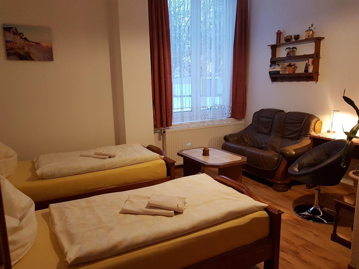 Landhaus Dargelin Hotell Behrenhoff Eksteriør bilde